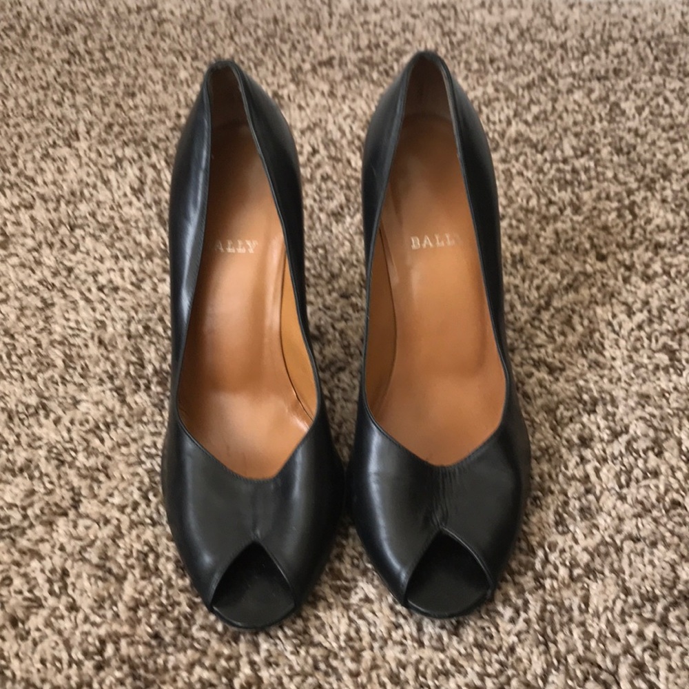 Bally Black Leather Pumps